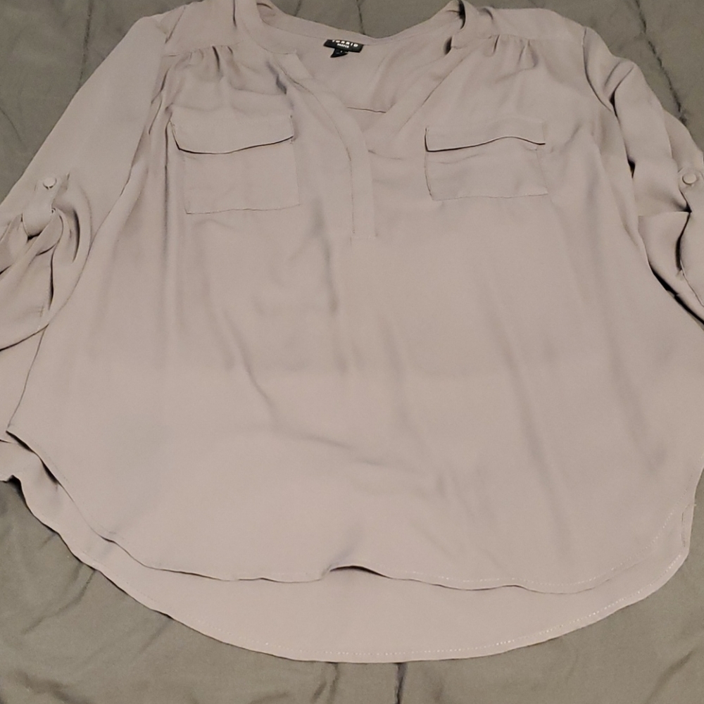 Flattering 3/4 sleeve gray Torrid blouse
